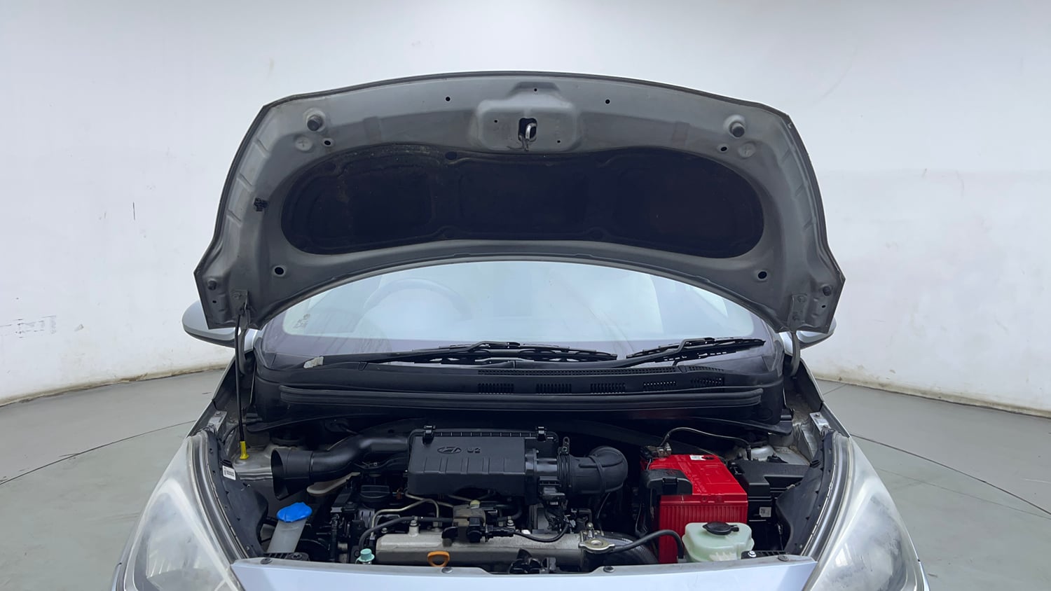Used 2019 Hyundai Xcent S CRDi Diesel Manual engine ENGINE & BONNET OPEN FRONT VIEW
