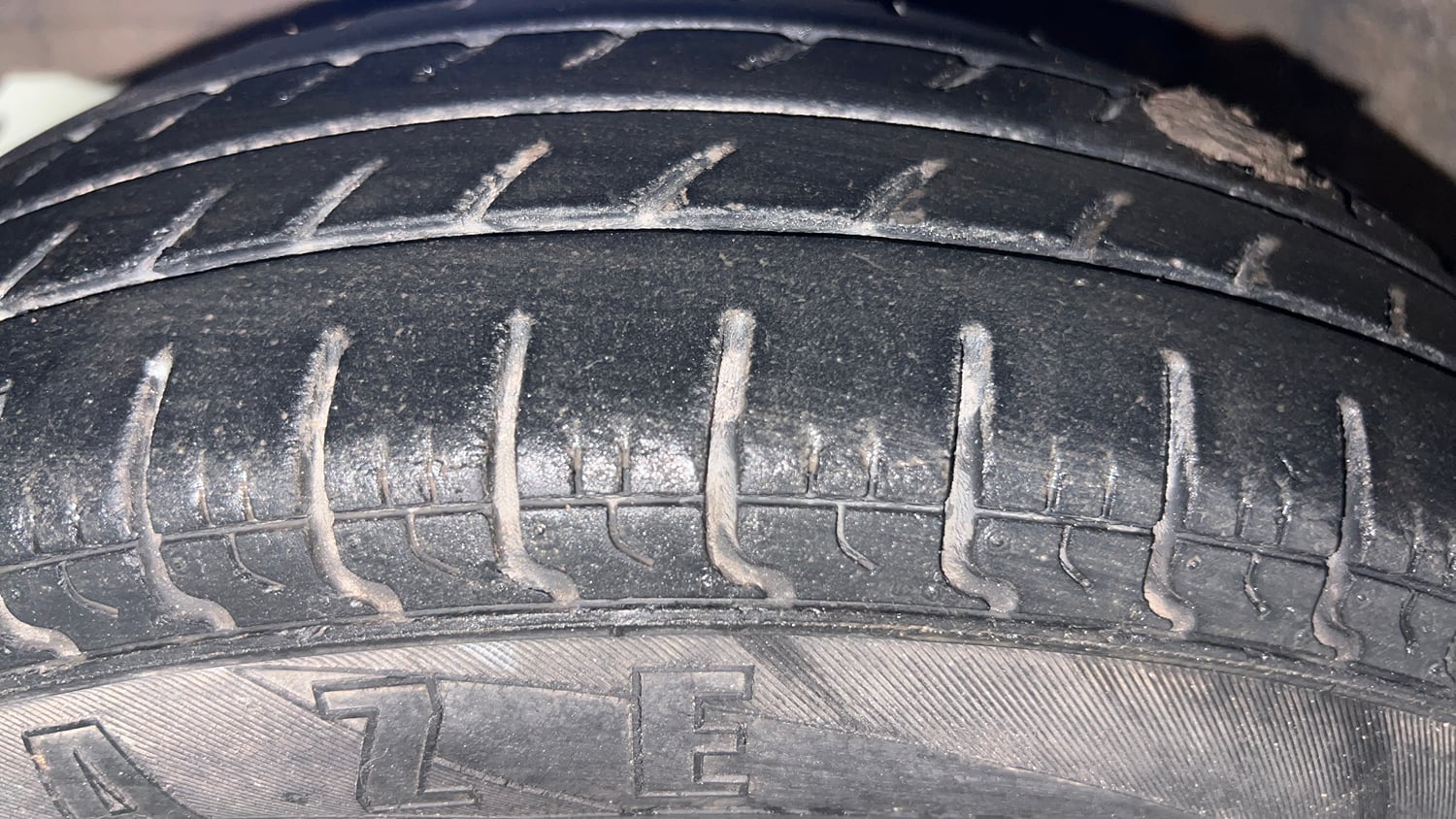 Used 2017 Hyundai Eon Era + Petrol Manual tyres LEFT FRONT TYRE TREAD VIEW