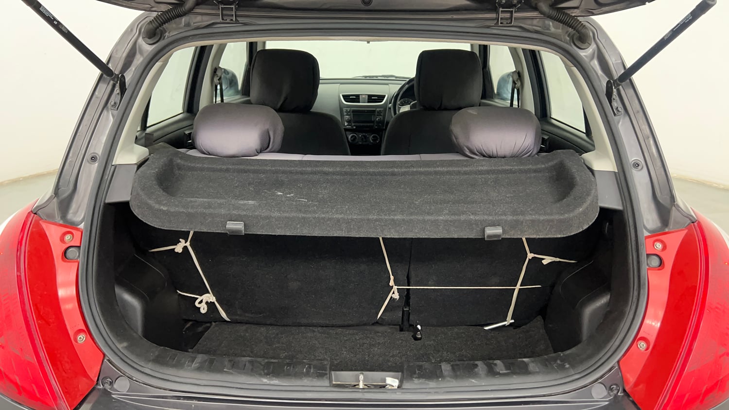 Used 2018 Maruti Suzuki Swift VXI (O) Petrol Manual interior DICKY INSIDE VIEW