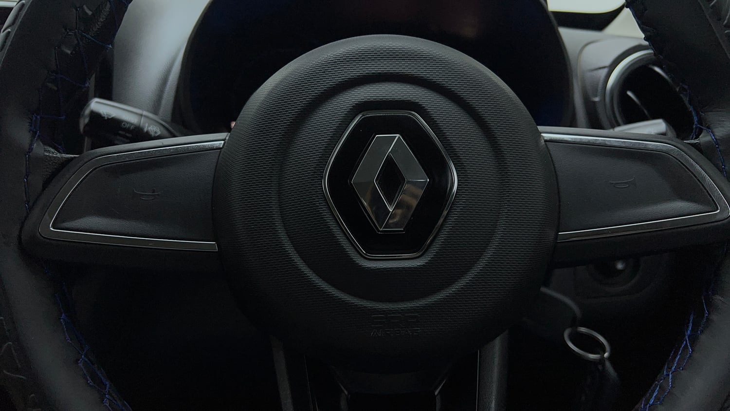 Used 2022 Renault Kwid RXT 1.0 Petrol Manual top_features Airbags