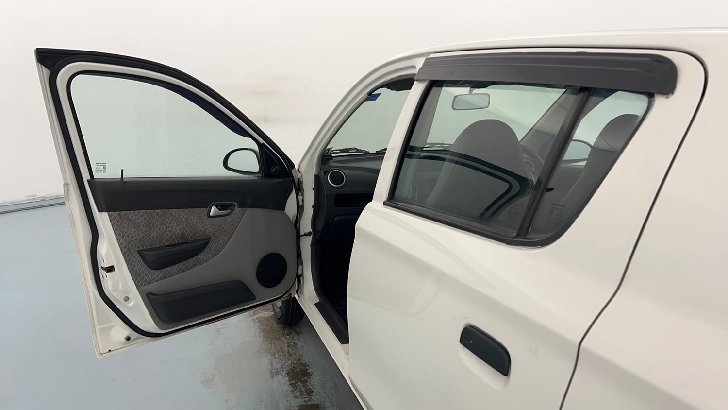 Used 2018 Maruti Suzuki Alto 800 LXi Petrol Manual interior LEFT FRONT DOOR OPEN VIEW