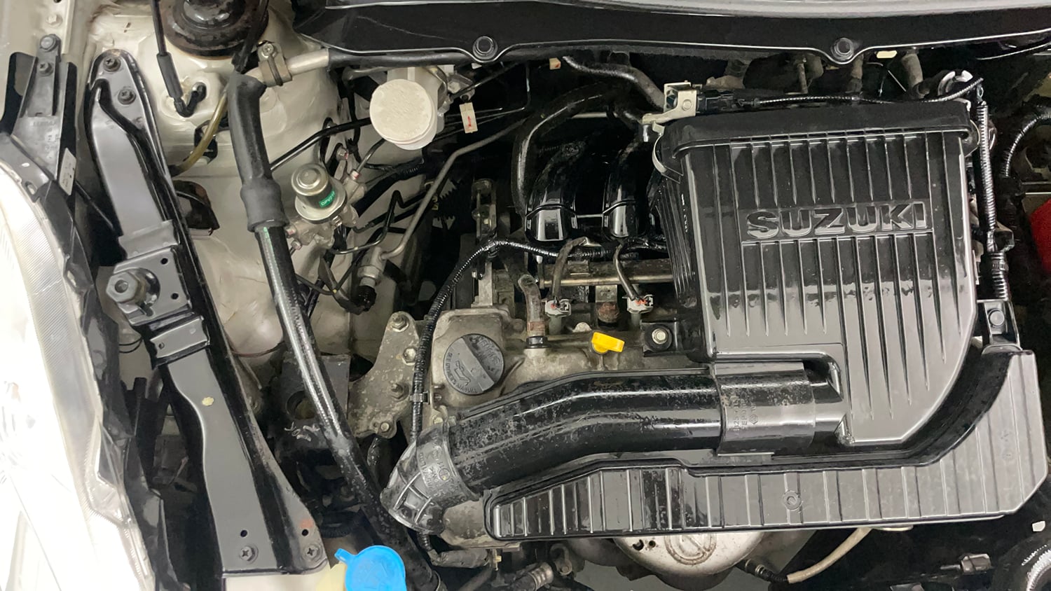Used 2013 Maruti Suzuki Swift VXi Petrol Manual engine ENGINE RIGHT SIDE VIEW
