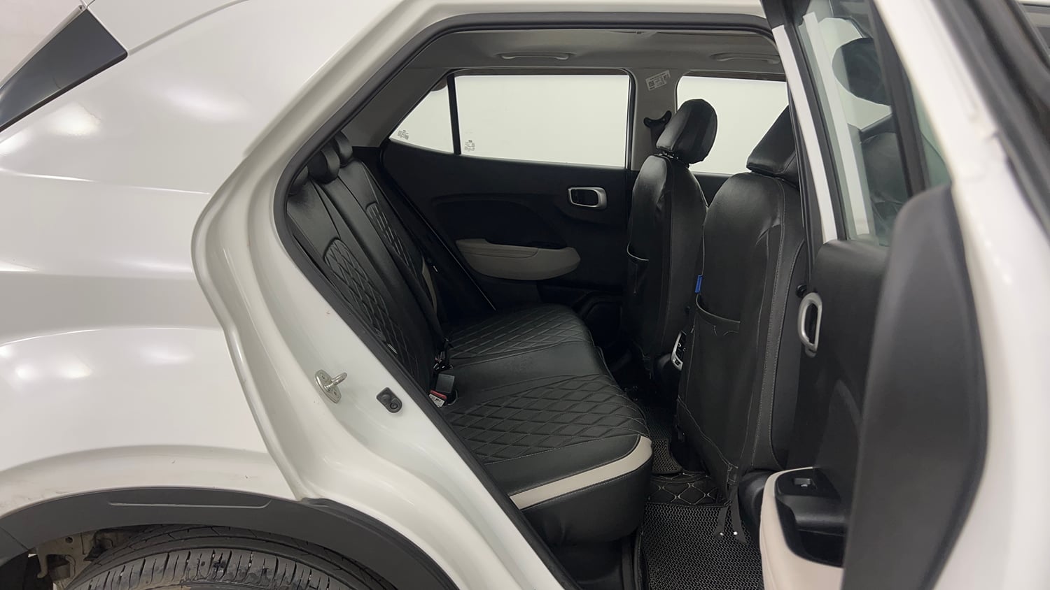 Used 2024 Hyundai Venue SX (O) 1.0 Turbo DCT Petrol Automatic interior RIGHT SIDE REAR DOOR CABIN VIEW