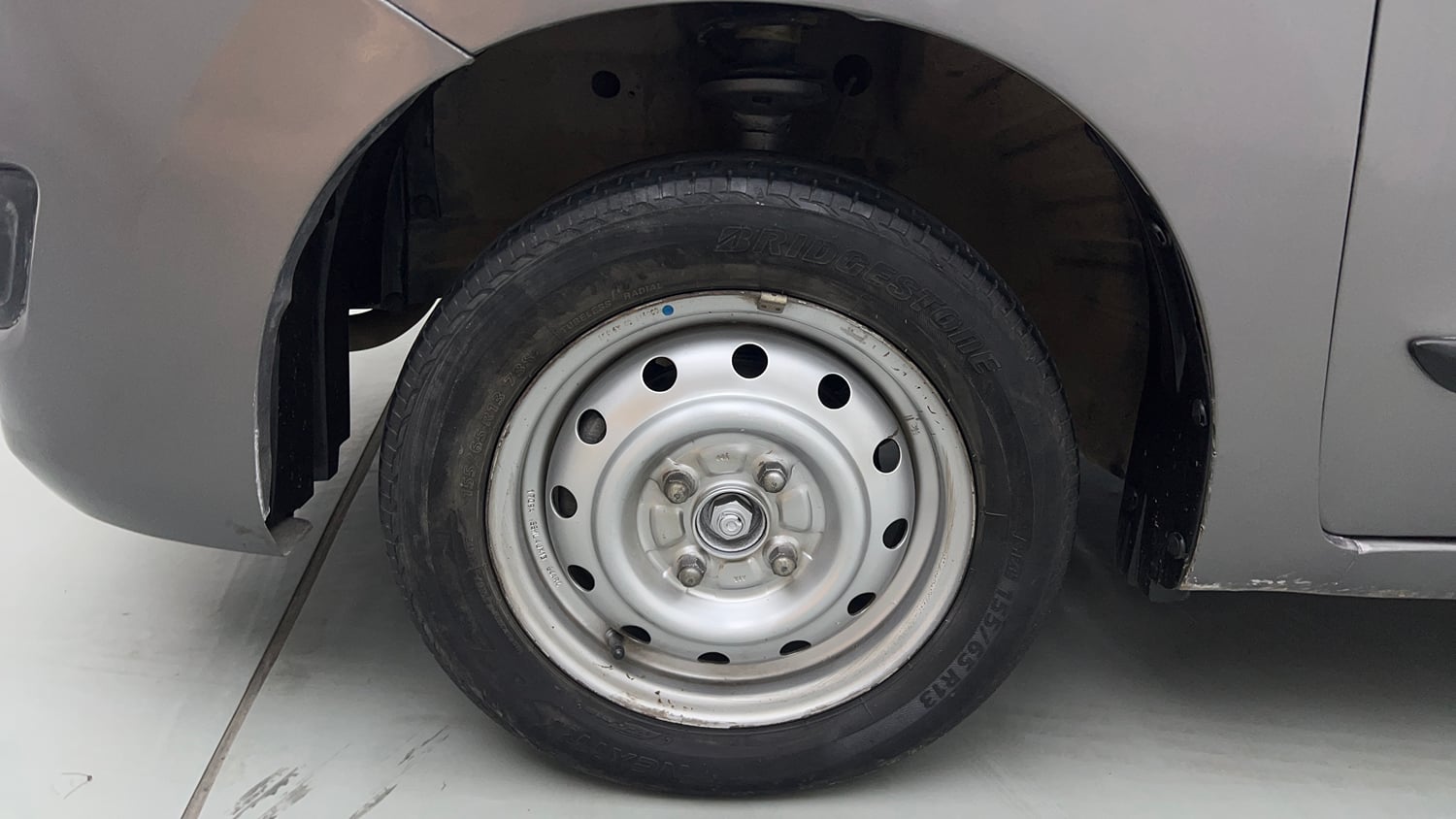 Used 2017 Maruti Suzuki Wagon R LXI CNG Cng Manual tyres LEFT FRONT TYRE RIM VIEW