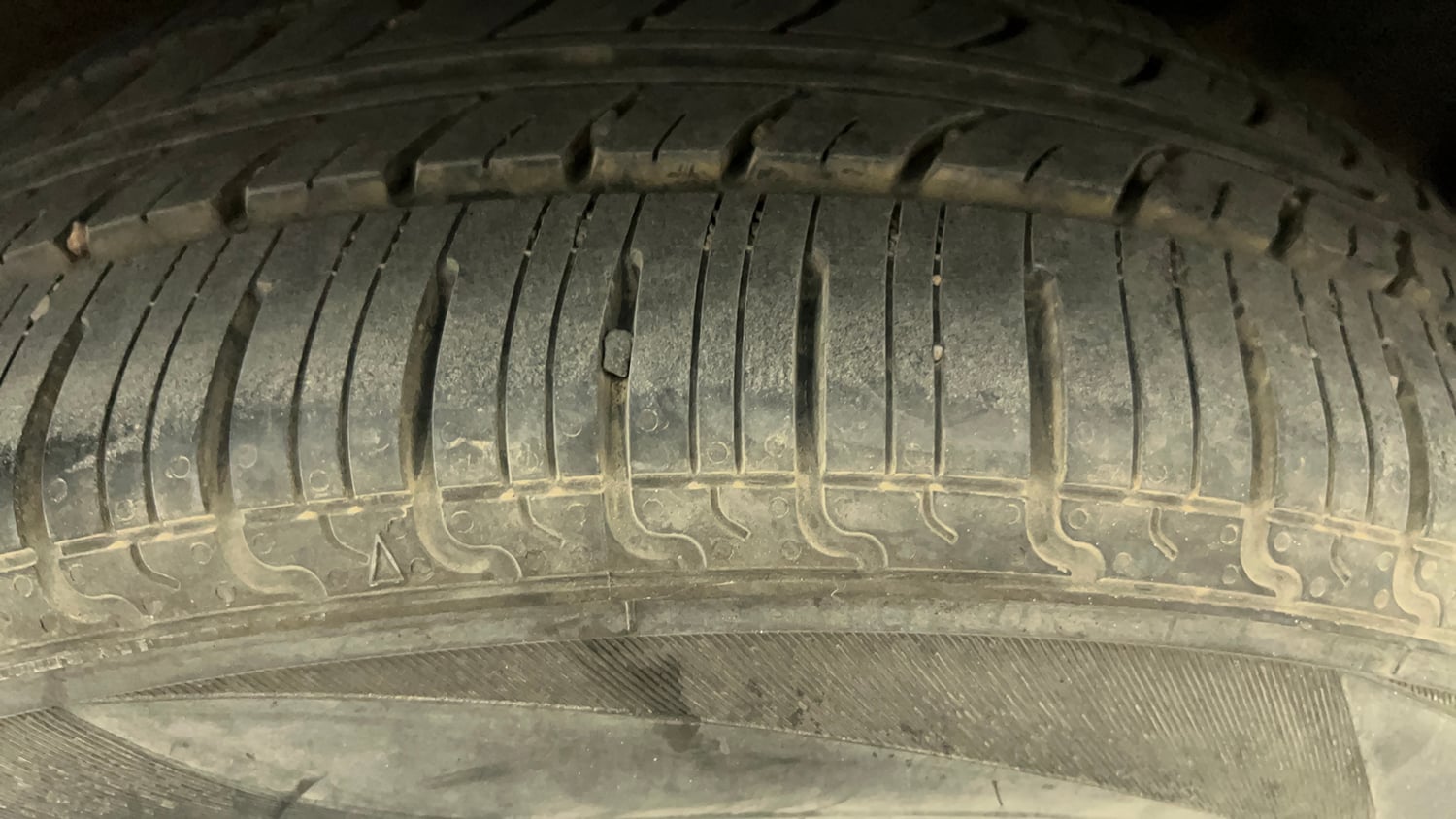 Used 2017 Maruti Suzuki Baleno Delta 1.2 Petrol Manual tyres LEFT REAR TYRE TREAD VIEW