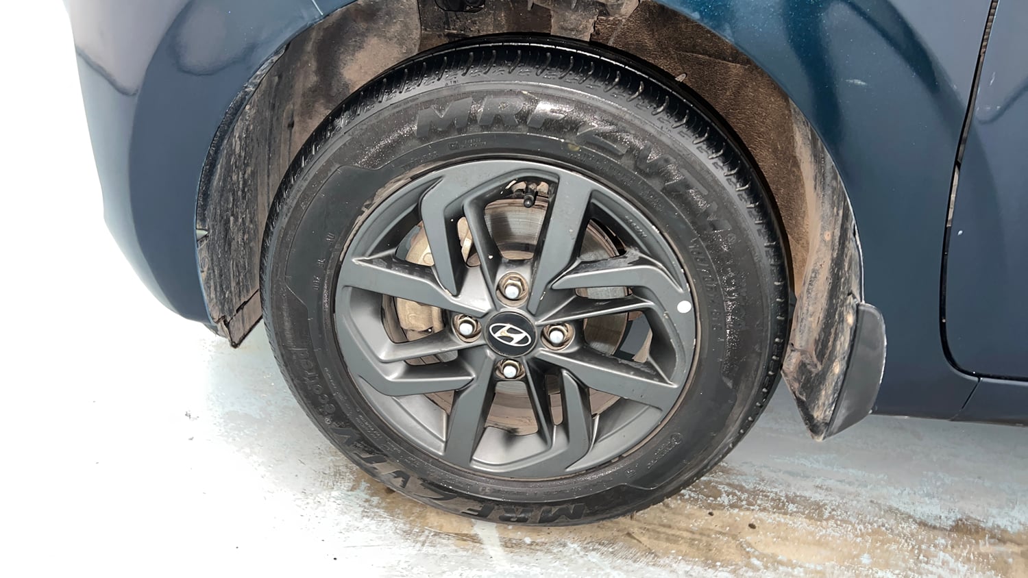 Used 2020 Hyundai Grand i10 Nios Sportz 1.2 Kappa VTVT Petrol Manual tyres LEFT FRONT TYRE RIM VIEW