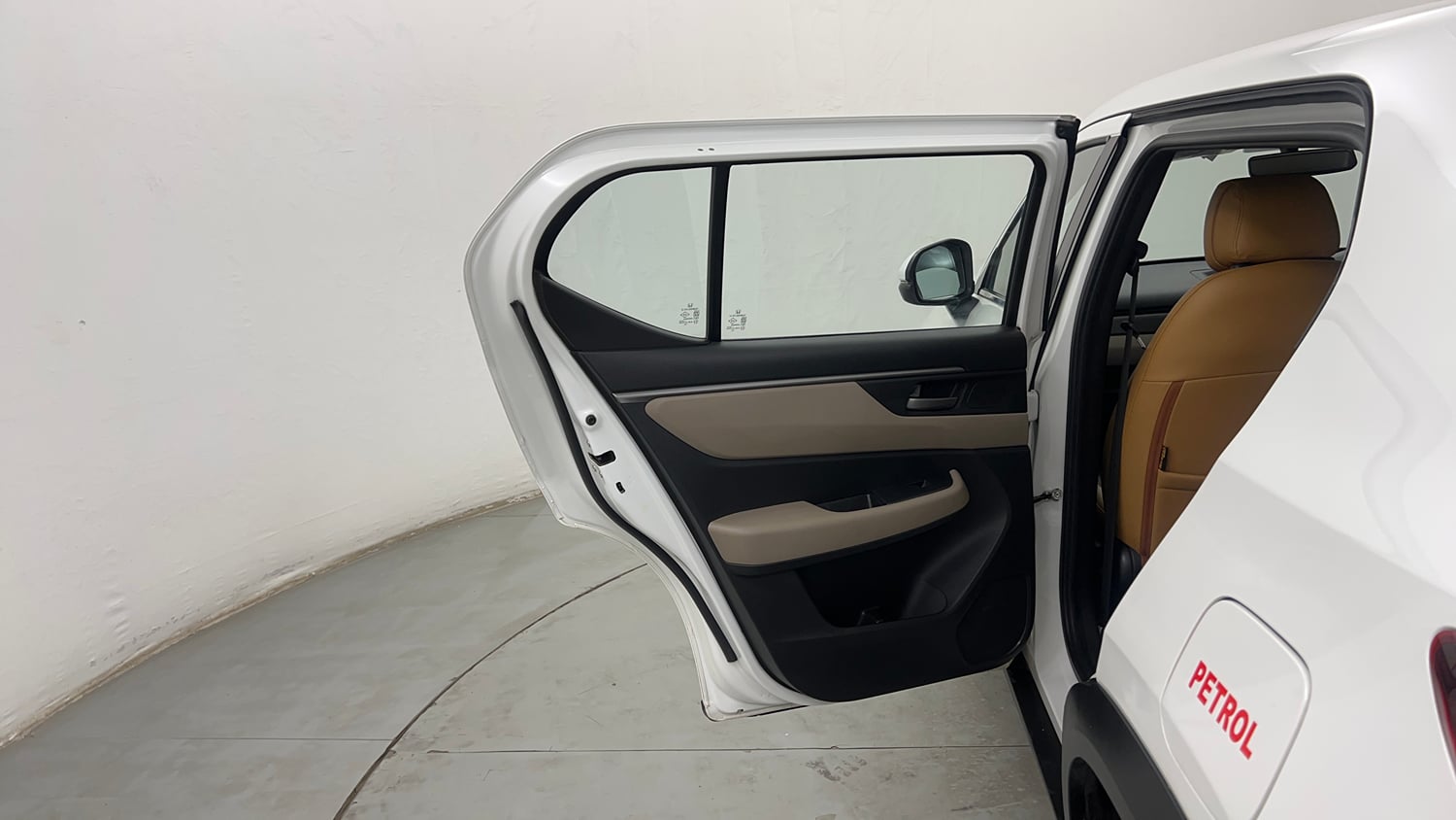 Used 2025 Honda Elevate V CVT Petrol Automatic interior LEFT REAR DOOR OPEN VIEW