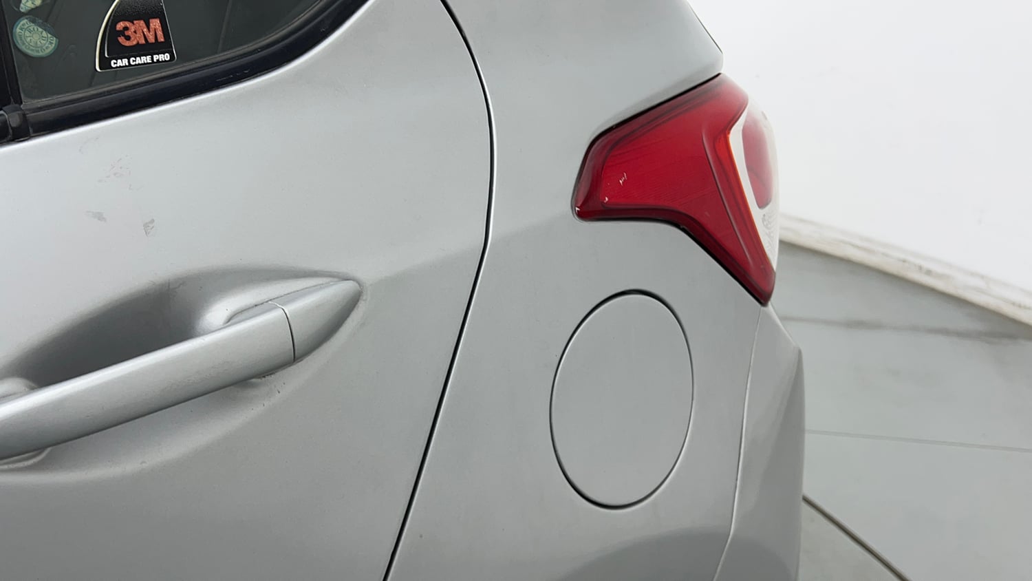 Used 2015 Hyundai Grand i10 Sportz 1.2 Kappa VTVT Petrol Manual dents MINOR SCRATCH
