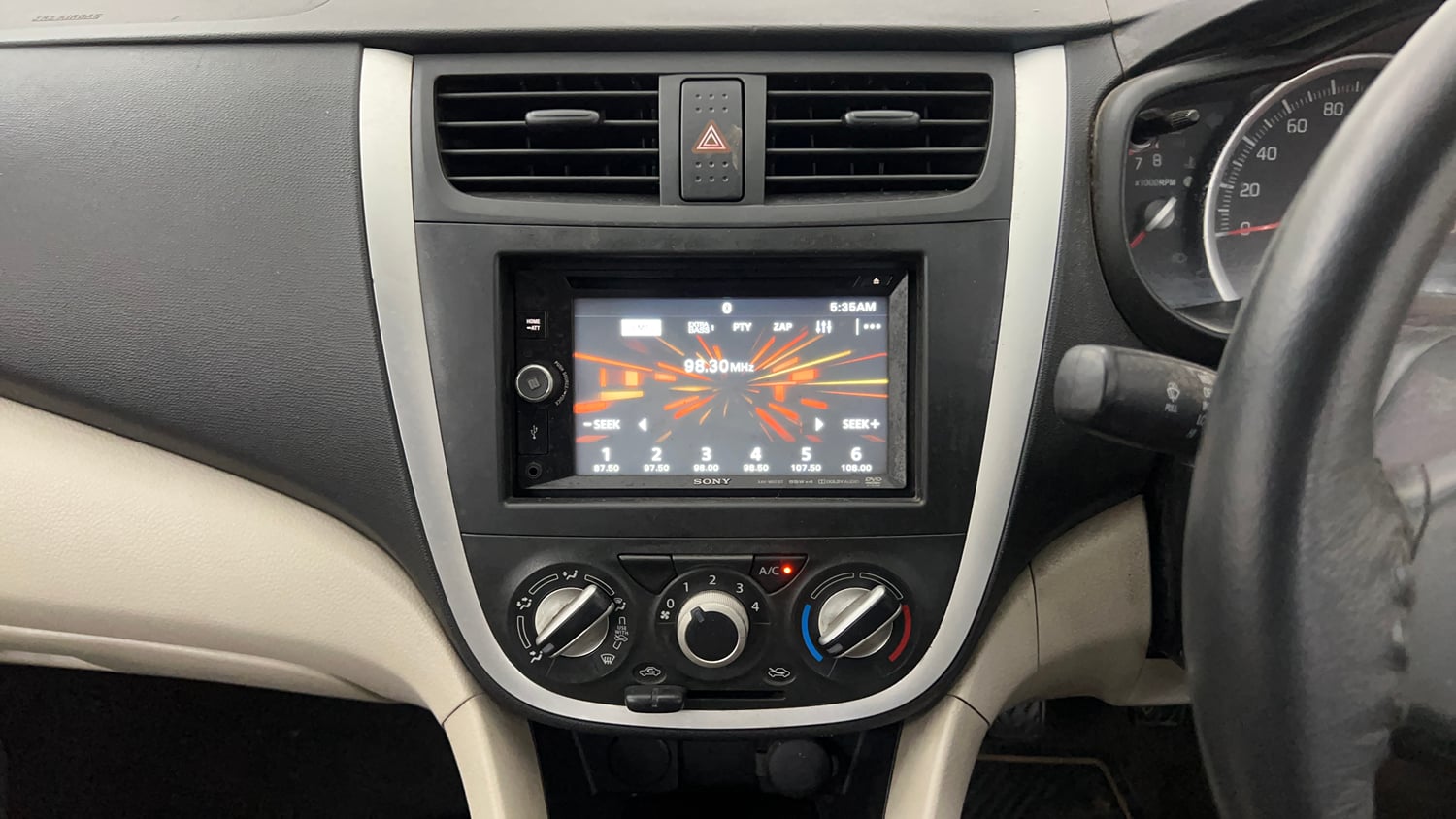 Used 2018 Maruti Suzuki Celerio VXi (O) CNG Cng Manual interior MUSIC SYSTEM & AC CONTROL VIEW