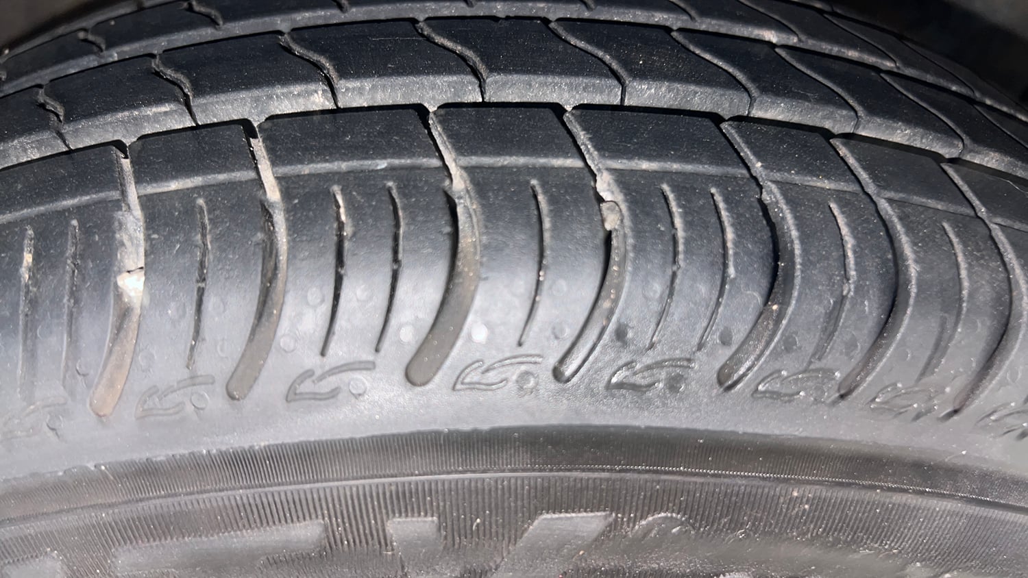 Used 2016 Maruti Suzuki Celerio VXi AMT Petrol Automatic tyres RIGHT FRONT TYRE TREAD VIEW