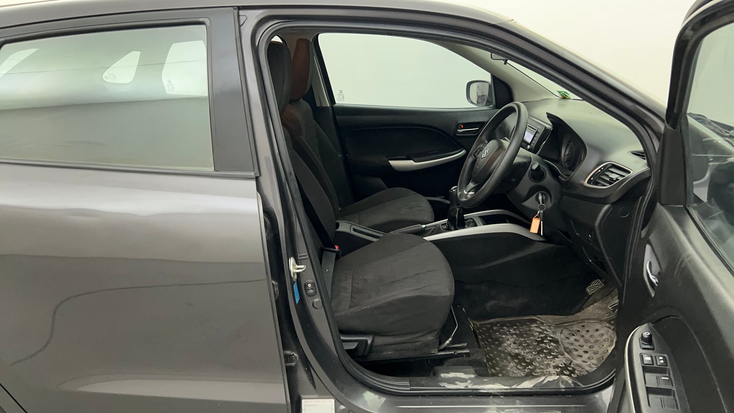 Used 2017 Maruti Suzuki Baleno Delta 1.2 Petrol Manual interior RIGHT SIDE FRONT DOOR CABIN VIEW
