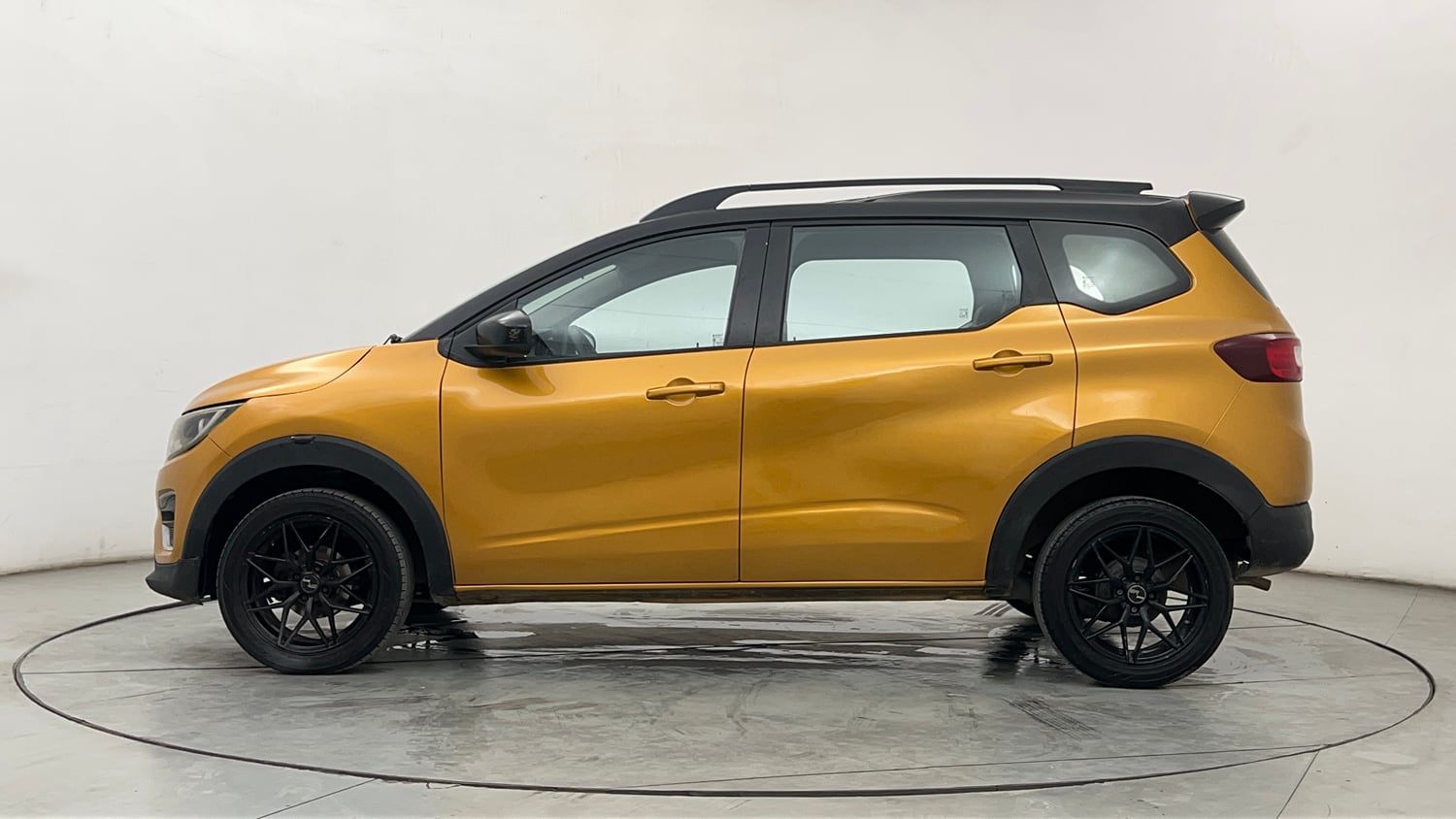 Used 2020 Renault Triber RXZ EASY-R AMT Petrol Automatic exterior LEFT SIDE VIEW