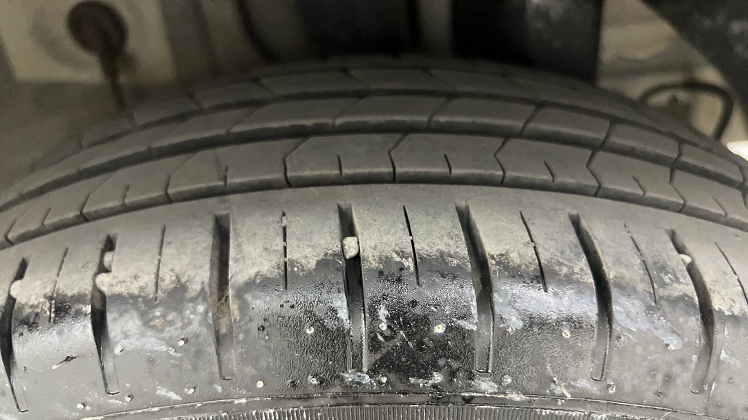 Used 2015 Hyundai Elite i20 Asta 1.2 Petrol Manual tyres LEFT REAR TYRE TREAD VIEW