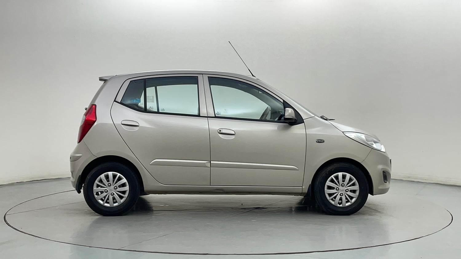 Used 2013 Hyundai i10 Sportz 1.2 Kappa2 Petrol Manual exterior RIGHT SIDE VIEW