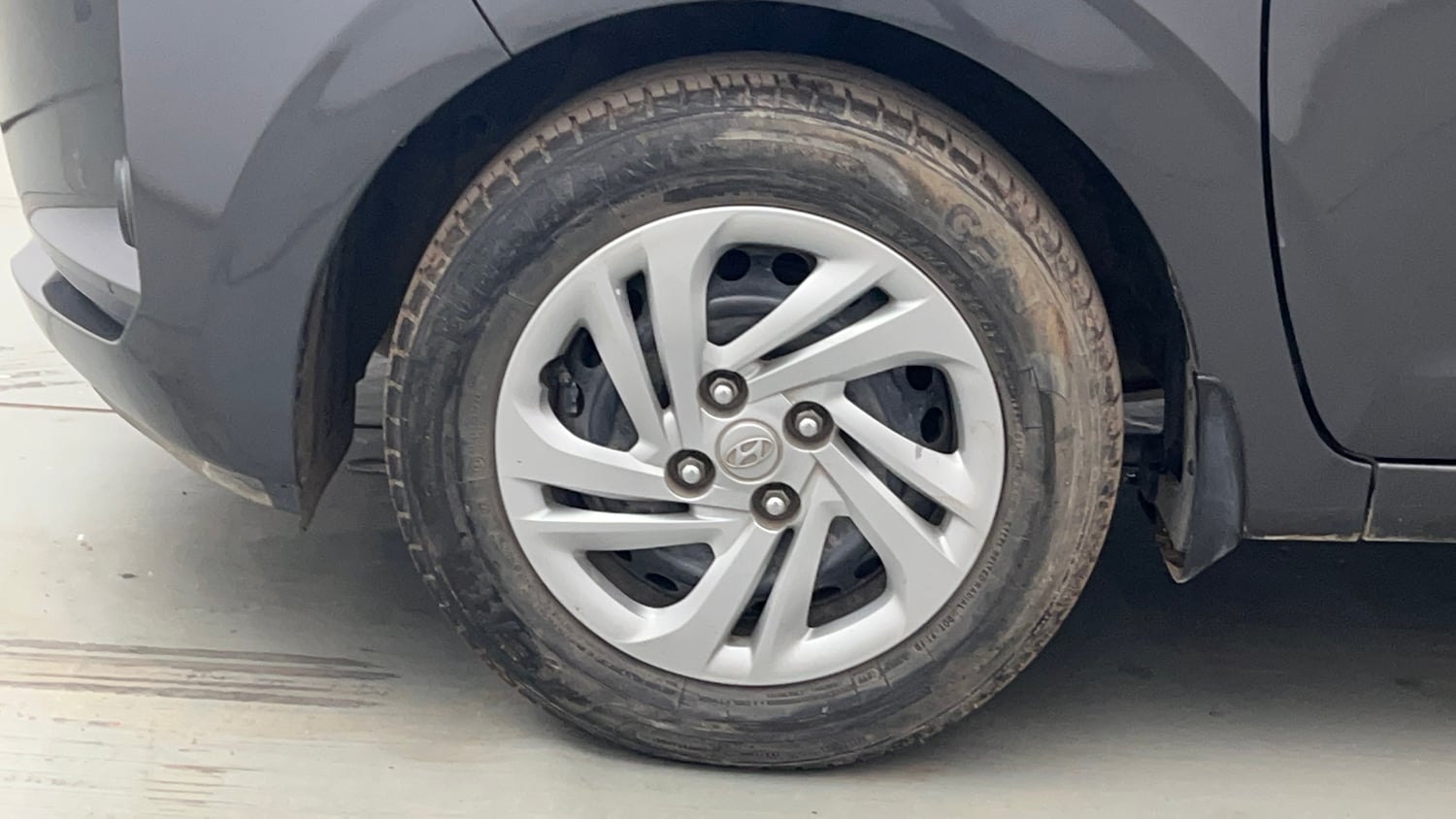 Used 2019 Hyundai Grand i10 Nios Magna AMT 1.2 Kappa VTVT Petrol Automatic tyres LEFT FRONT TYRE RIM VIEW