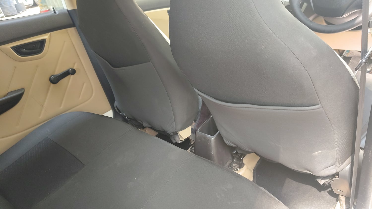 Used 2018 Hyundai Eon Magna + Petrol Manual top_features Front seat pockets