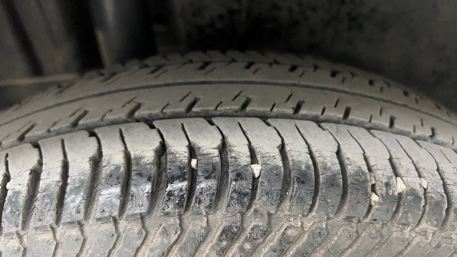 Used 2018 Maruti Suzuki Swift VXI (O) Petrol Manual tyres RIGHT REAR TYRE TREAD VIEW