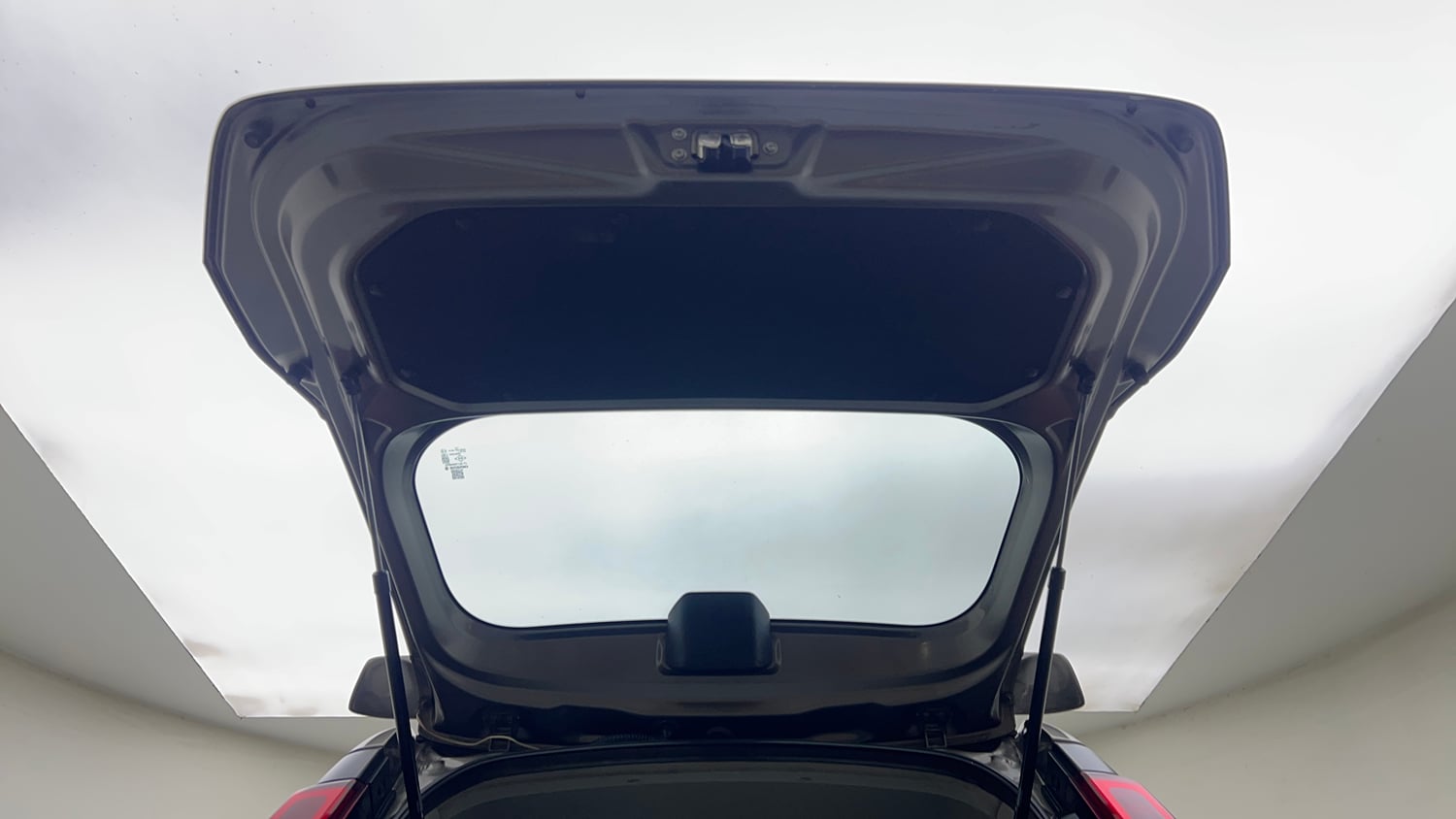 Used 2023 Maruti Suzuki Wagon R VXI 1.0 Petrol Manual interior DICKY DOOR OPEN VIEW
