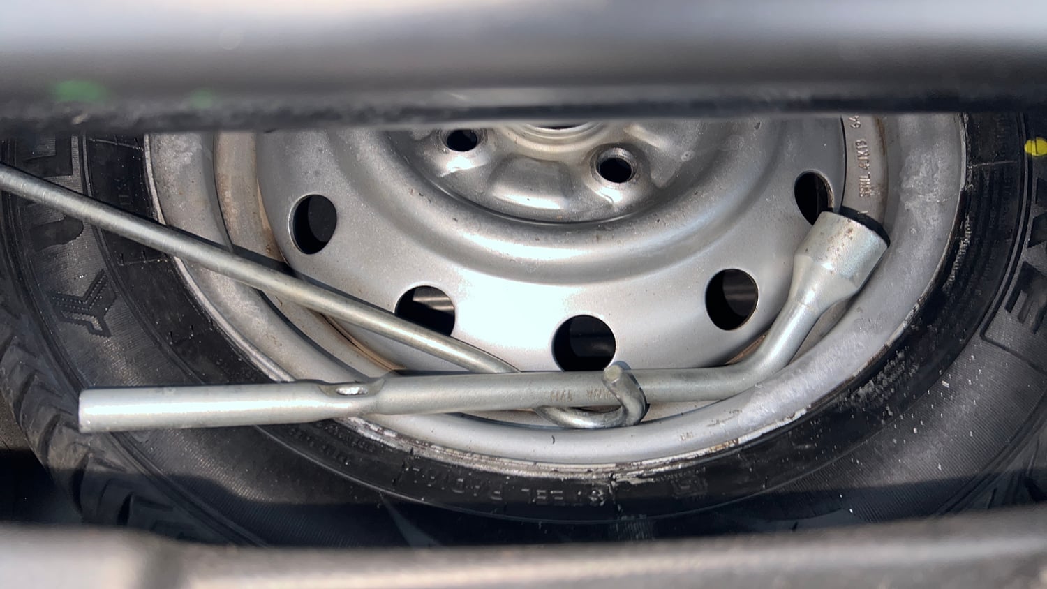 Used 2017 Maruti Suzuki Wagon R LXI CNG Cng Manual tyres SPARE TYRE VIEW