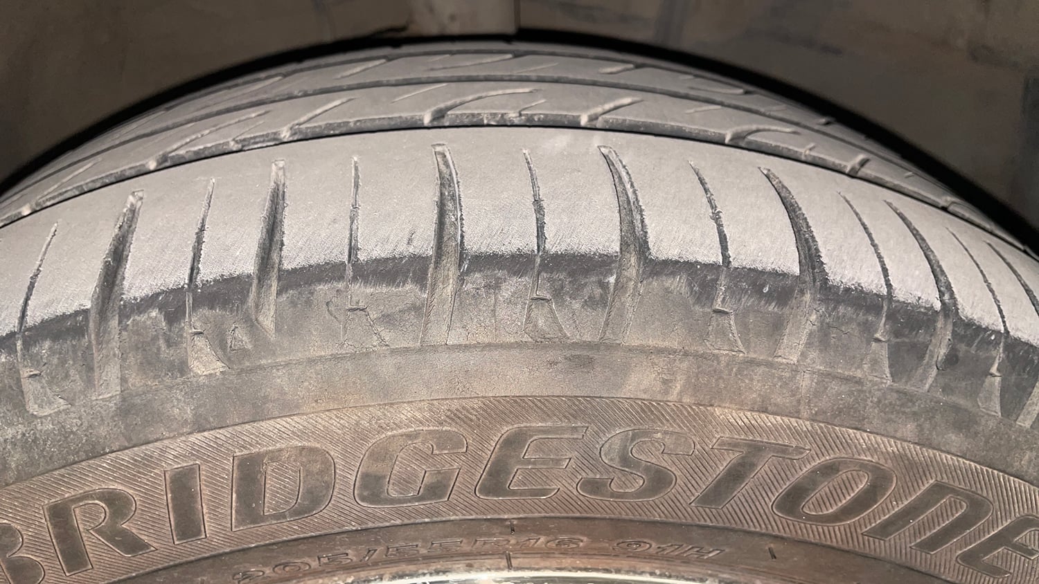 Used 2015 Toyota Corolla Altis VL AT Petrol Petrol Automatic tyres RIGHT FRONT TYRE TREAD VIEW