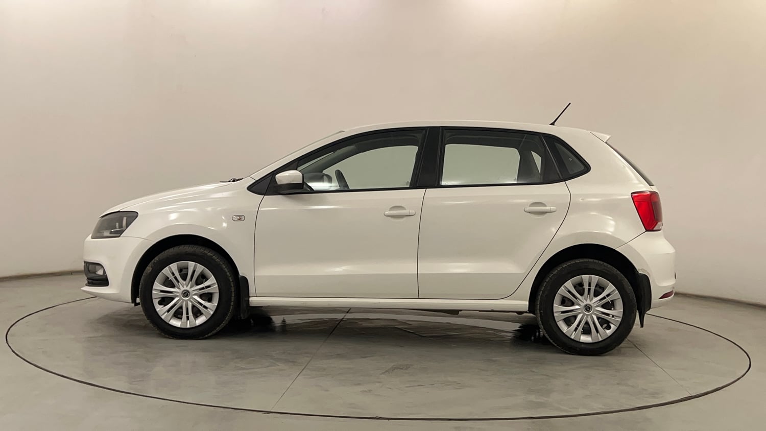 Used 2015 Volkswagen Polo Comfortline 1.5L (D) Diesel Manual exterior LEFT SIDE VIEW