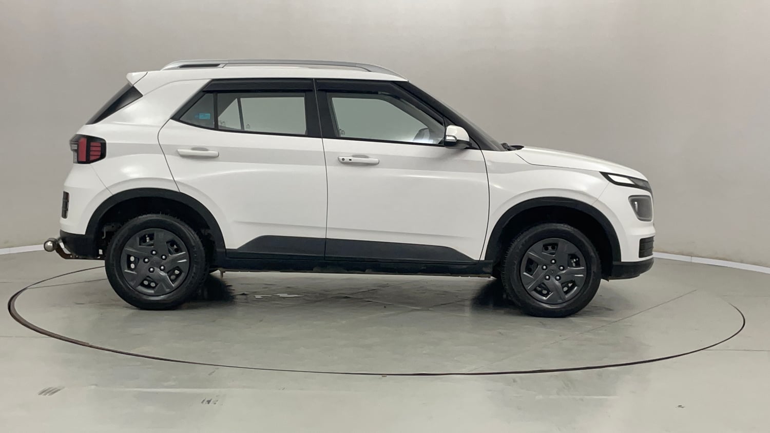 Used 2024 Hyundai Venue SX 1.2 Petrol Petrol Manual exterior RIGHT SIDE VIEW