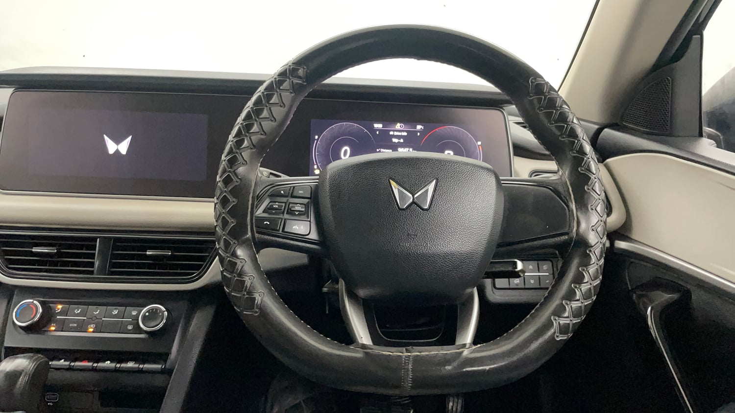 Used 2022 Mahindra XUV700 AX 5 Petrol AT 5 STR Petrol Automatic interior STEERING VIEW