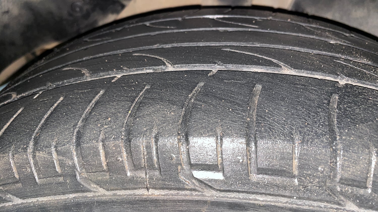 Used 2018 Hyundai Creta SX 1.6 AT Petrol Petrol Automatic tyres RIGHT REAR TYRE TREAD VIEW
