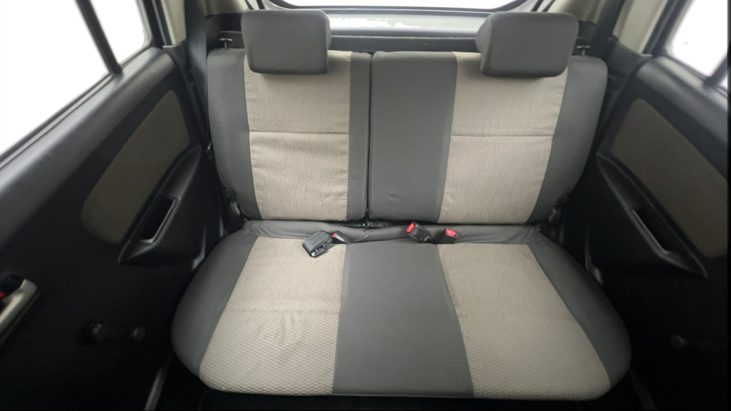 Used 2015 Maruti Suzuki Wagon R LXI CNG Cng Manual interior REAR SEAT CONDITION VIEW