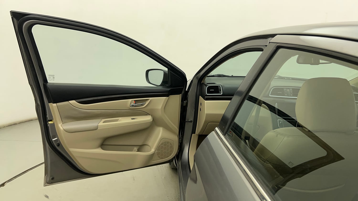 Used 2016 Maruti Suzuki Ciaz ZXi  AT Petrol Automatic interior LEFT FRONT DOOR OPEN VIEW