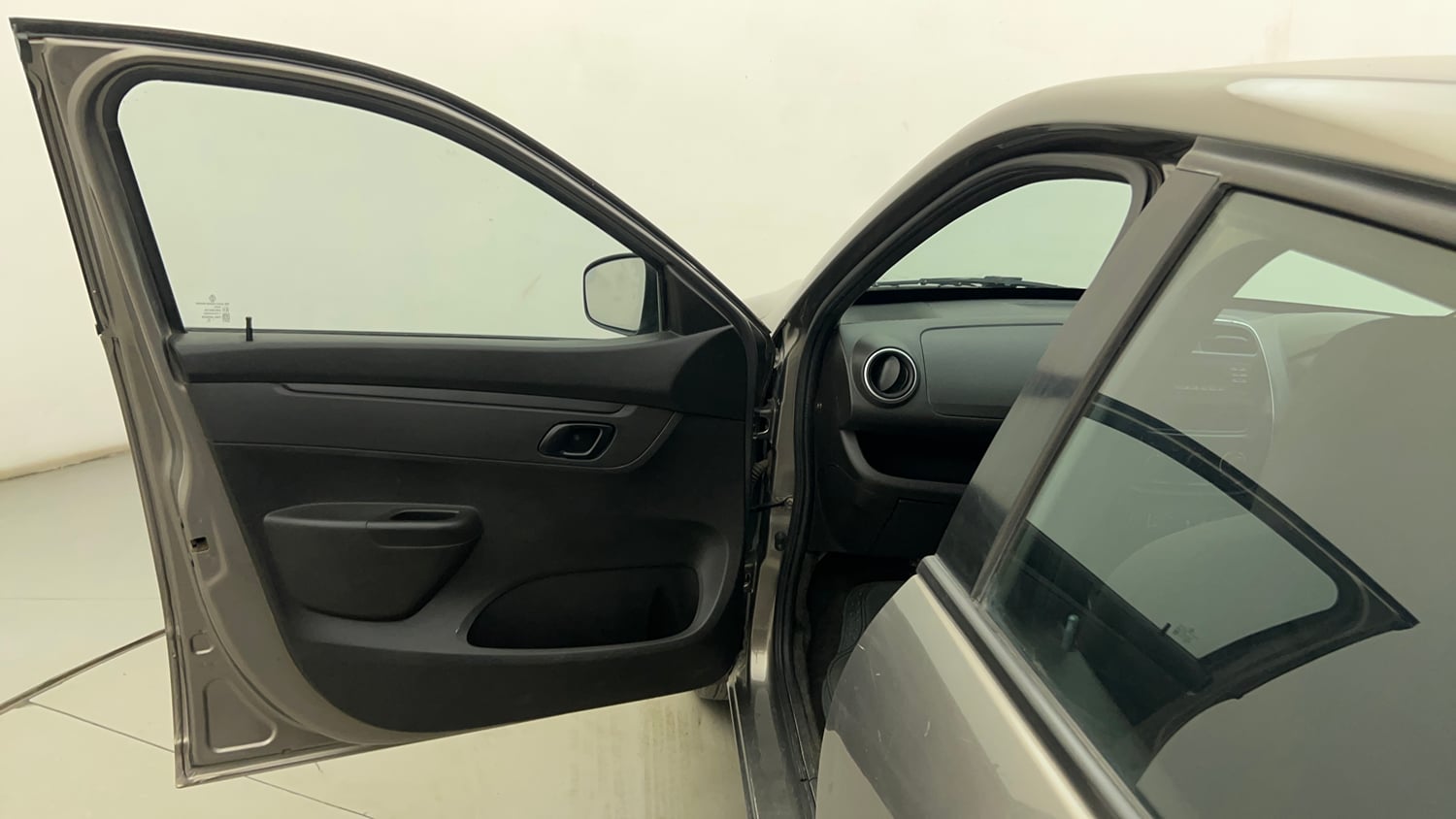 Used 2018 Renault Kwid 1.0 RXL Petrol Manual interior LEFT FRONT DOOR OPEN VIEW