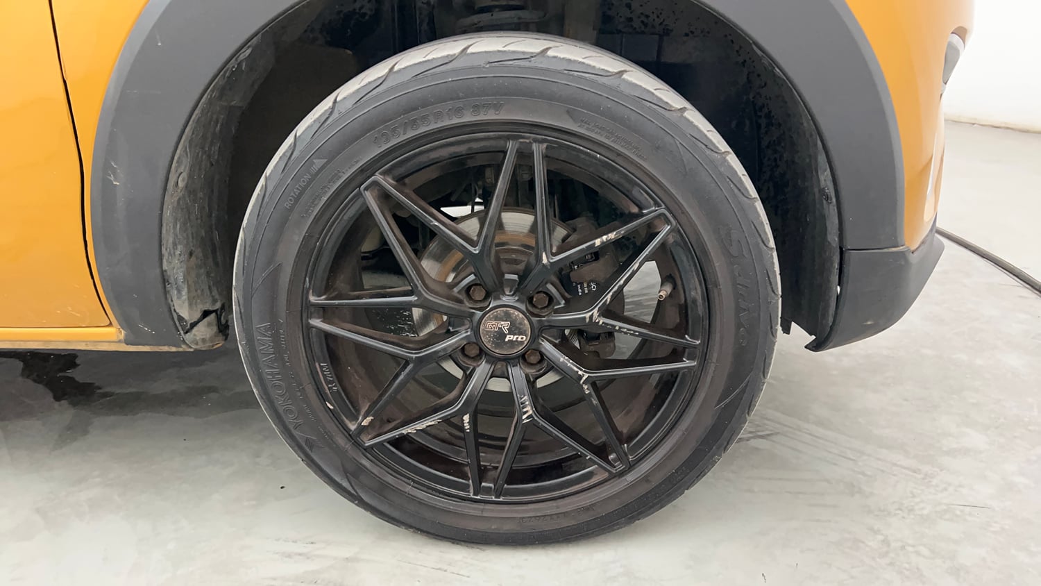 Used 2020 Renault Triber RXZ EASY-R AMT Petrol Automatic tyres RIGHT FRONT TYRE RIM VIEW