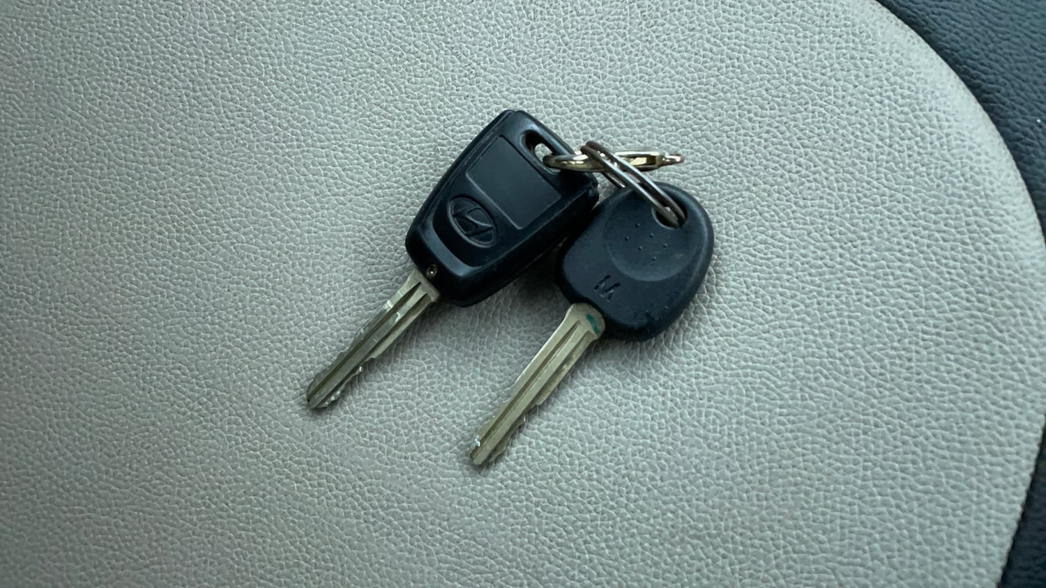 Used 2017 Hyundai Grand i10 Sportz 1.2 Kappa VTVT Petrol Manual extra CAR KEY VIEW