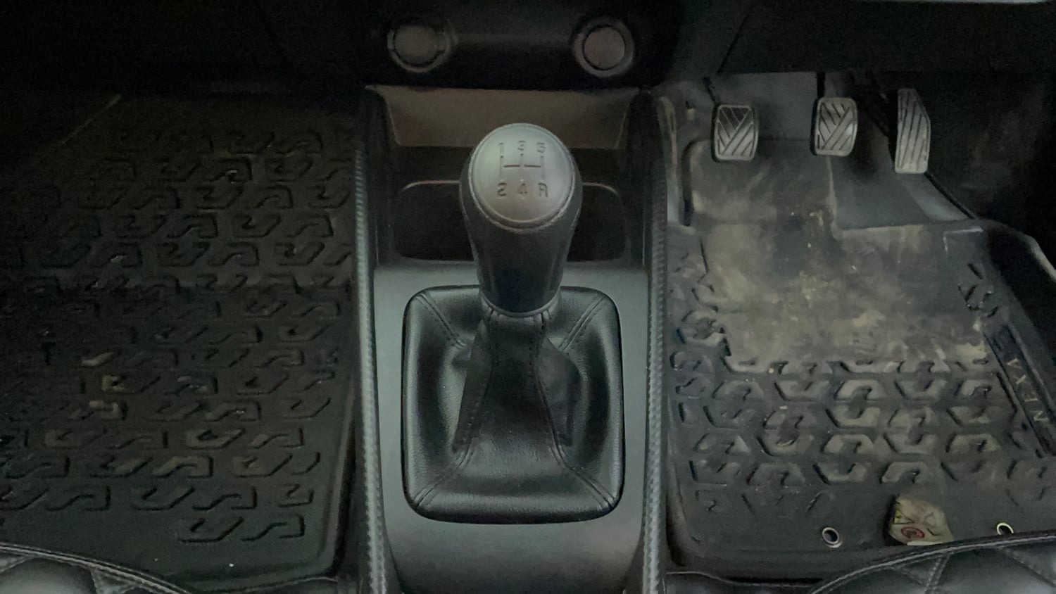 Used 2024 Maruti Suzuki Baleno Sigma MT Petrol Manual interior GEAR  KNOB VIEW