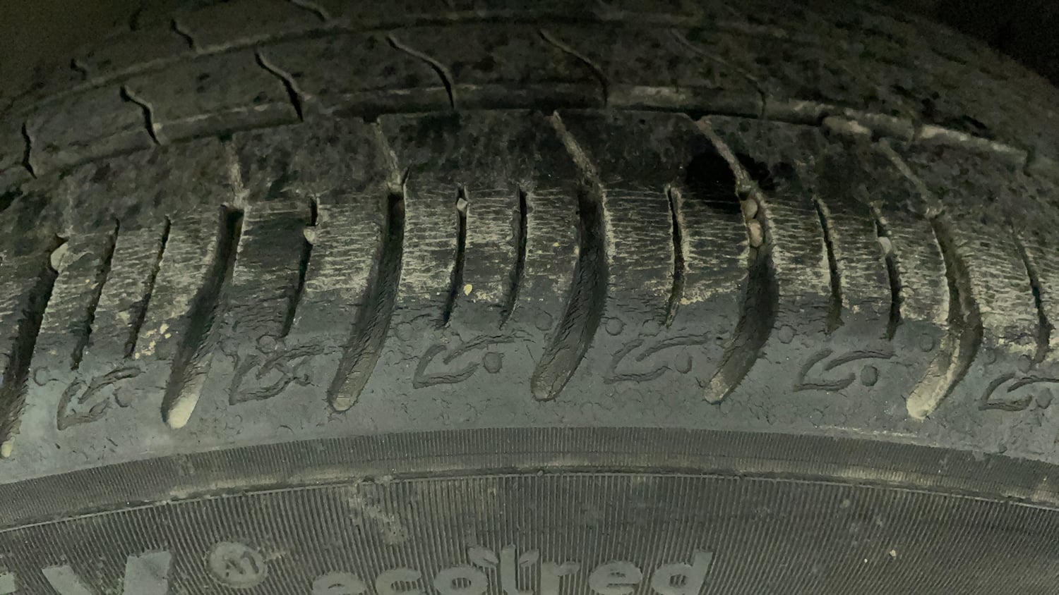 Used 2022 Tata Altroz XM Plus Petrol Petrol Manual tyres LEFT FRONT TYRE TREAD VIEW