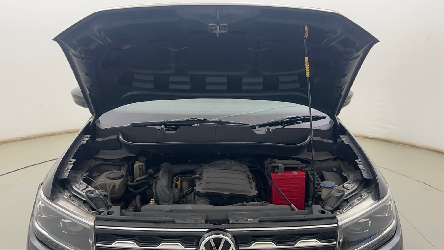 Used 2023 Volkswagen Taigun Topline 1.0 TSI MT Petrol Manual engine ENGINE & BONNET OPEN FRONT VIEW