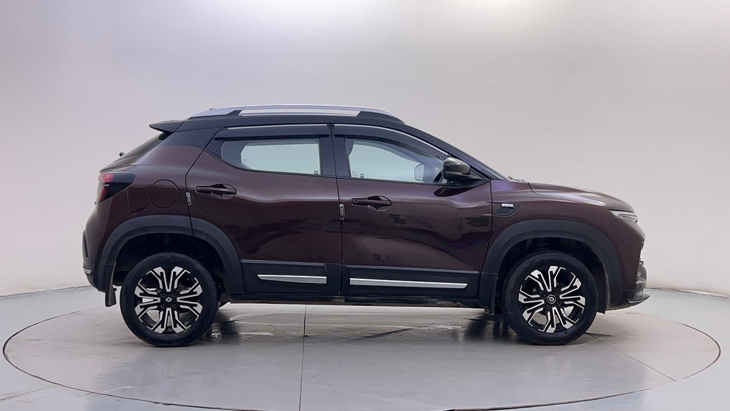 Used 2021 Renault Kiger RXZ AMT Dual Tone Petrol Automatic exterior RIGHT SIDE VIEW