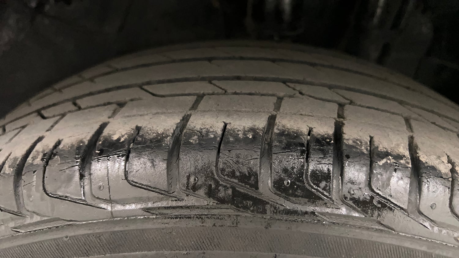 Used 2020 Tata Nexon XZA Plus (O) Dual Tone Petrol Automatic tyres LEFT REAR TYRE TREAD VIEW