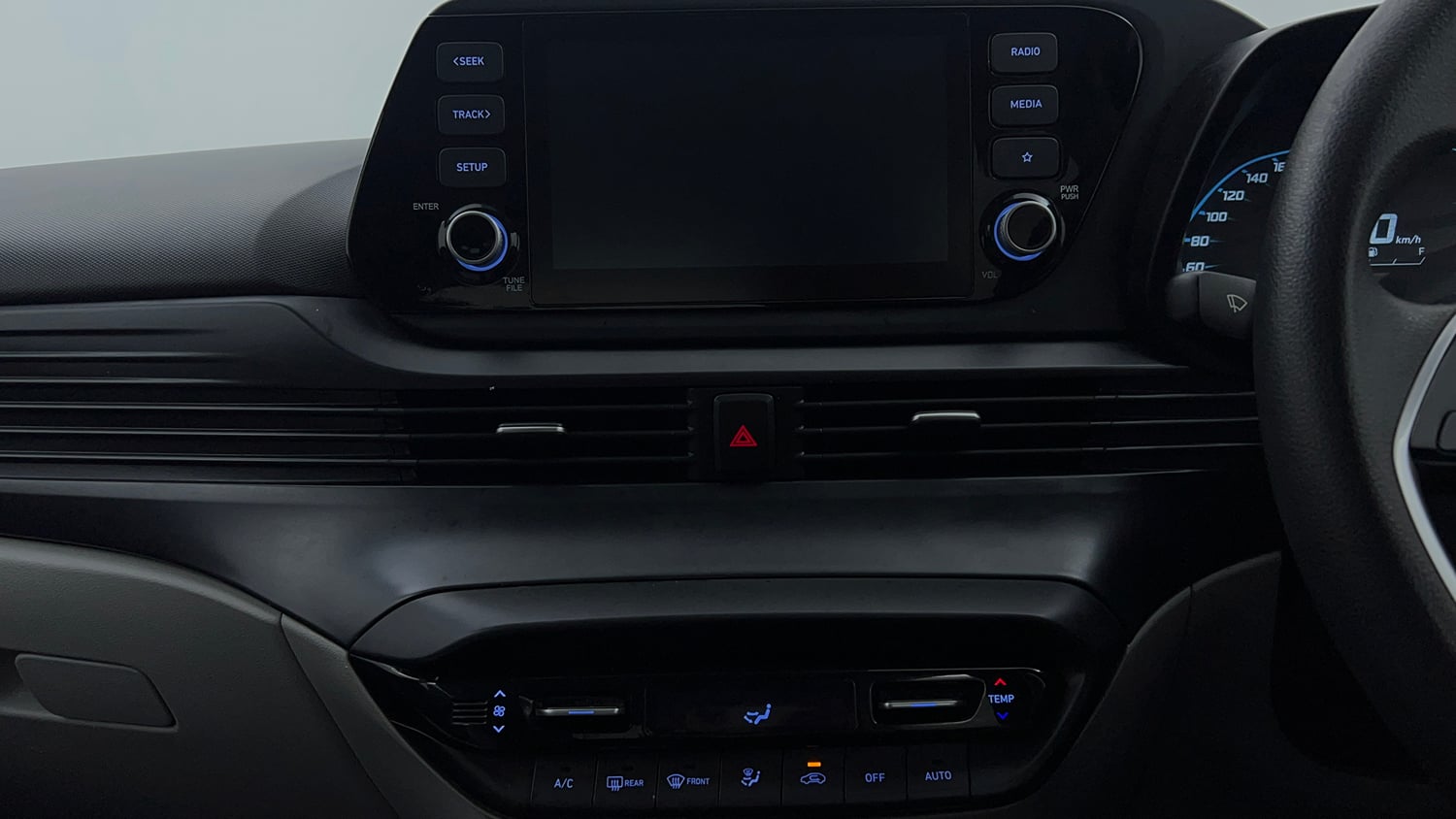 Used 2024 Hyundai i20 Sportz (O) 1.2 MT Petrol Manual top_features Integrated (in-dash) music system