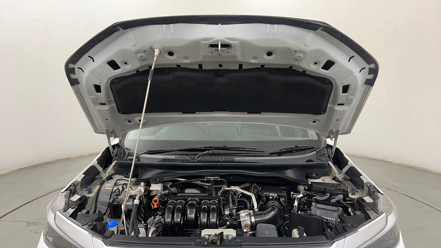 Used 2025 Honda Elevate V CVT Petrol Automatic engine ENGINE & BONNET OPEN FRONT VIEW