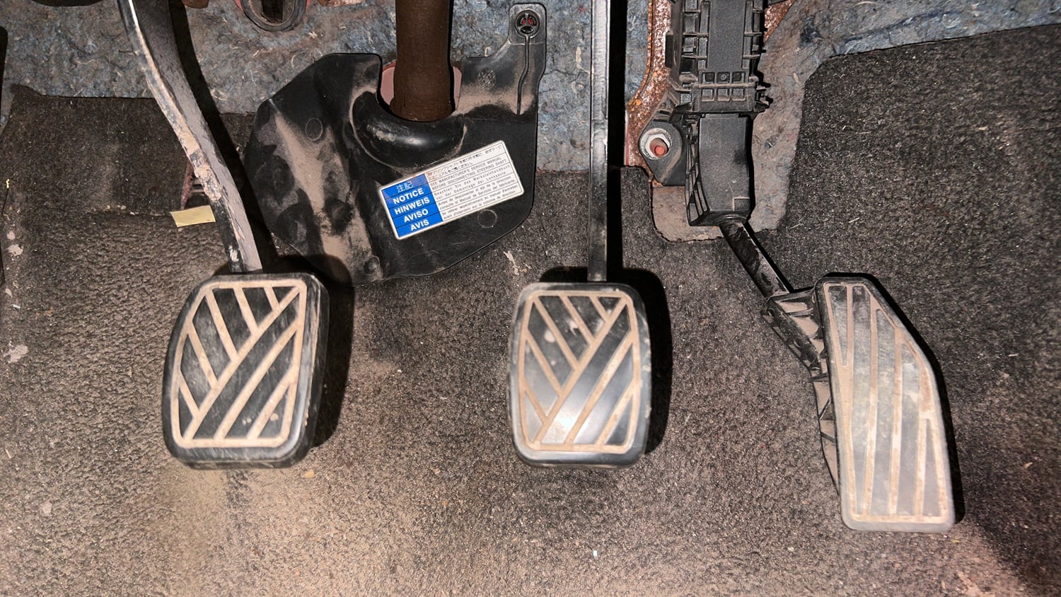 Used 2018 Maruti Suzuki Swift LXi Petrol Manual interior PEDALS VIEW