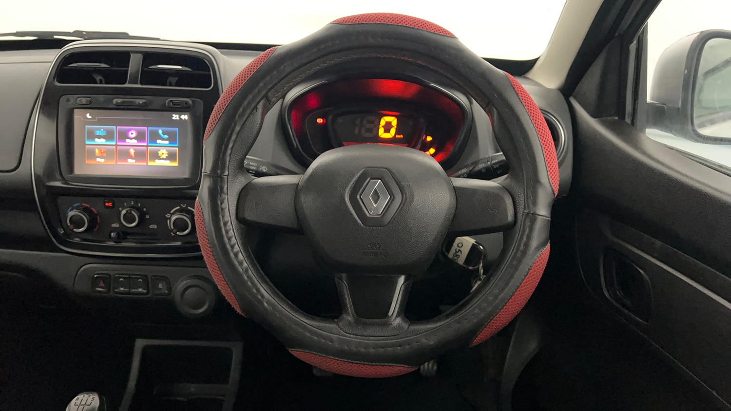 Used 2018 Renault Kwid 1.0 RXT Opt Petrol Manual interior STEERING VIEW