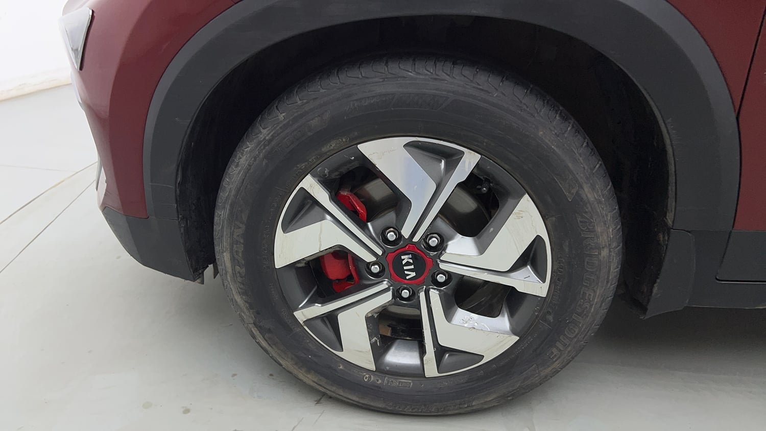 Used 2020 Kia Sonet GTX Plus 1.0 DCT Petrol Automatic tyres LEFT FRONT TYRE RIM VIEW
