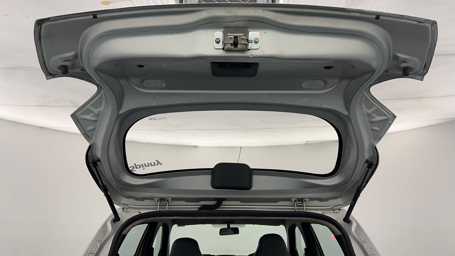 Used 2018 Renault Kwid 1.0 RXT Opt Petrol Manual interior DICKY DOOR OPEN VIEW