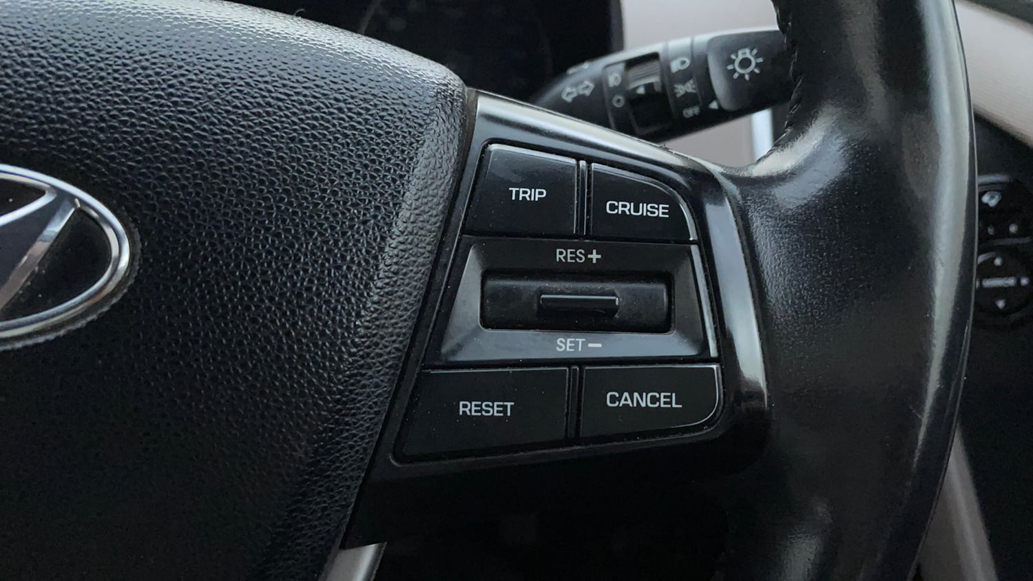 Used 2018 Hyundai Creta SX 1.6 AT Petrol Petrol Automatic top_features Cruise control