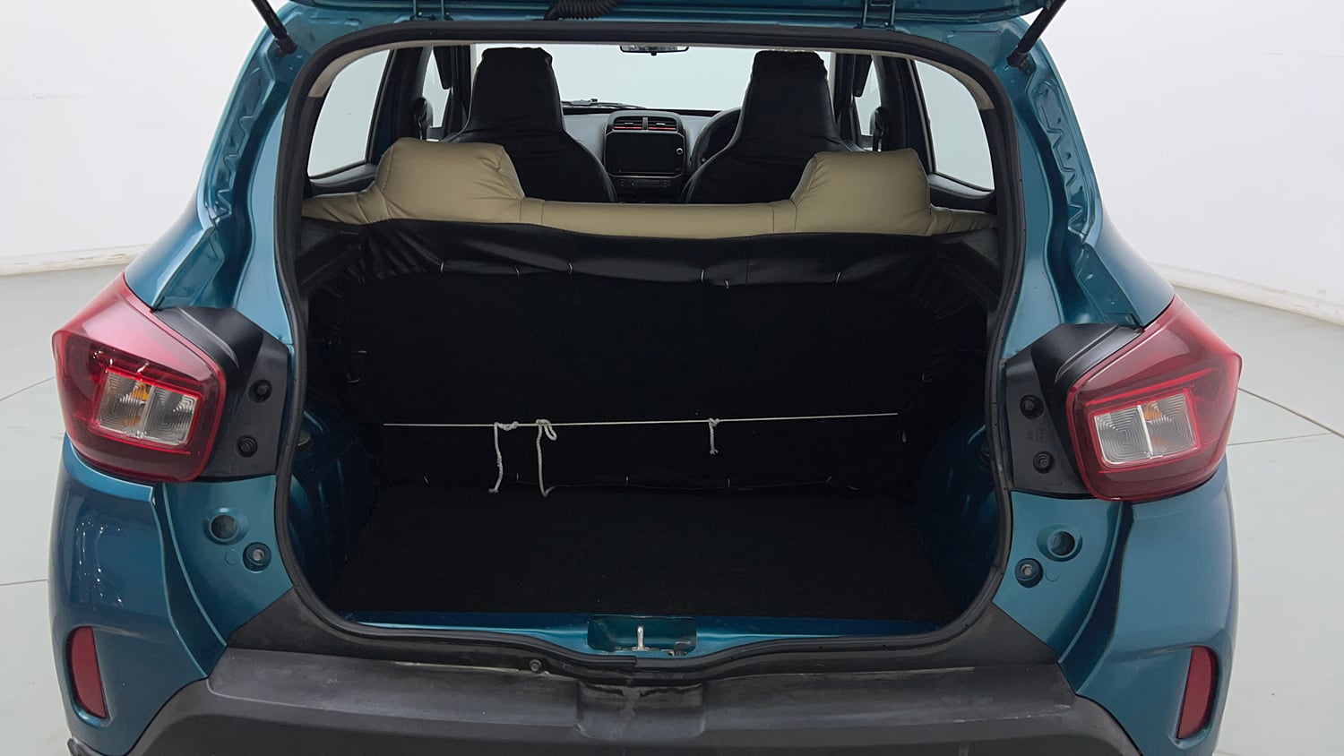 Used 2022 Renault Kwid RXT 1.0 Petrol Manual interior DICKY INSIDE VIEW