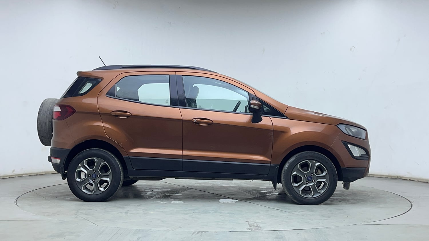 Used 2020 Ford EcoSport S MT 1.5 TDCi Diesel Manual exterior RIGHT SIDE VIEW