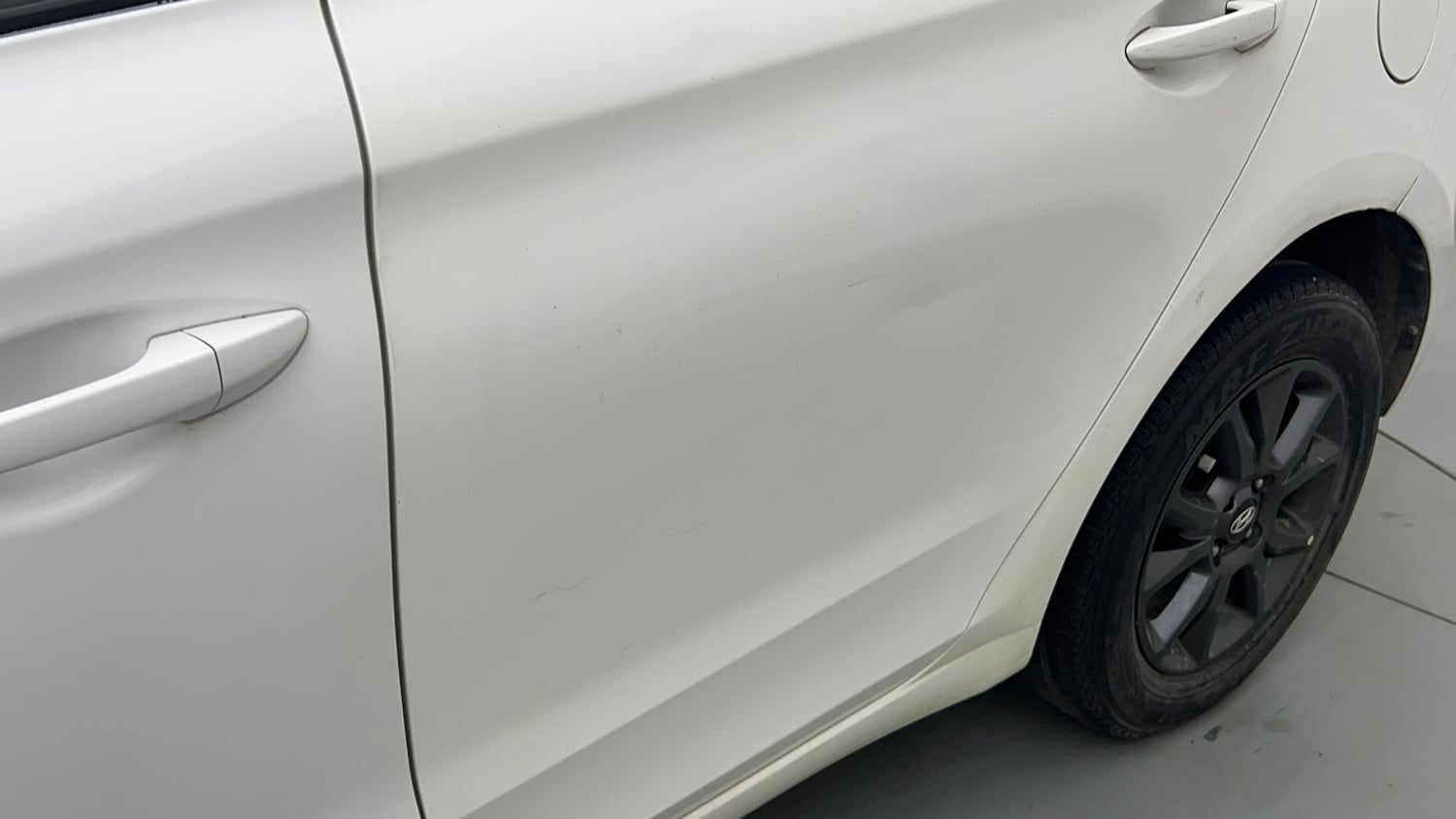 Used 2018 Hyundai Elite i20 Asta 1.2 AT Petrol Automatic dents MINOR SCRATCH