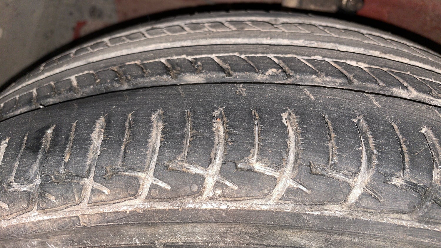 Used 2019 Maruti Suzuki Ciaz Zeta Hybrid 1.5 AT Petrol Automatic tyres LEFT FRONT TYRE TREAD VIEW