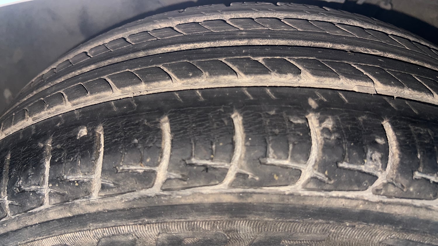 Used 2018 Hyundai Elite i20 Asta 1.2 AT Petrol Automatic tyres LEFT FRONT TYRE TREAD VIEW
